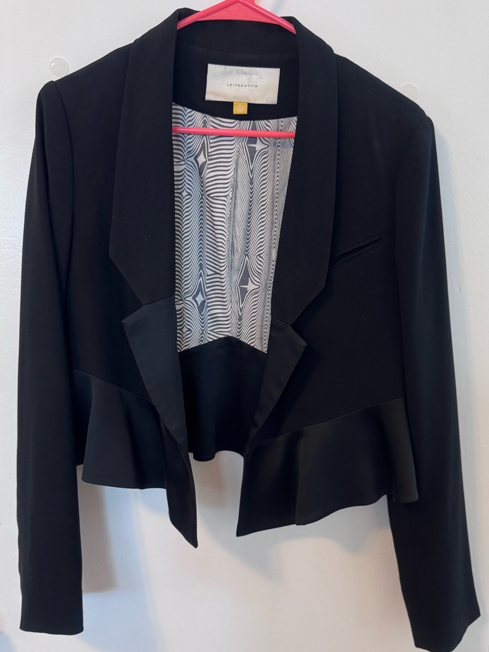 Leifsdottir Anthropologie Open Front
Satin Trim Peplum Black Cropped Blazer